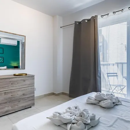 2 Bedroom With Yard And Bbq - By Solea