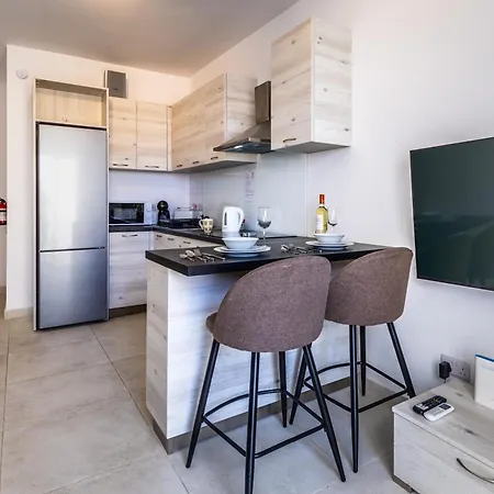 아파트 2 Bedroom With Yard And Bbq - By Solea San Ġwann